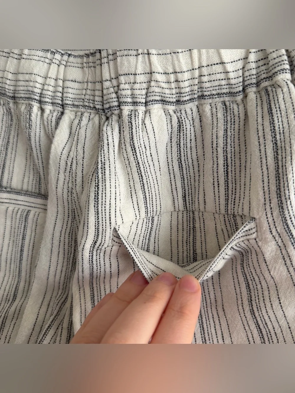 Banana Republic Hayden White and Black Striped Linen Blend Pants